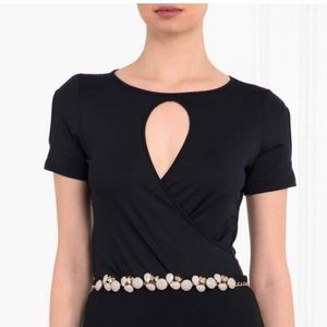 Ann Fontaine black stretch wrap keyhole top.
